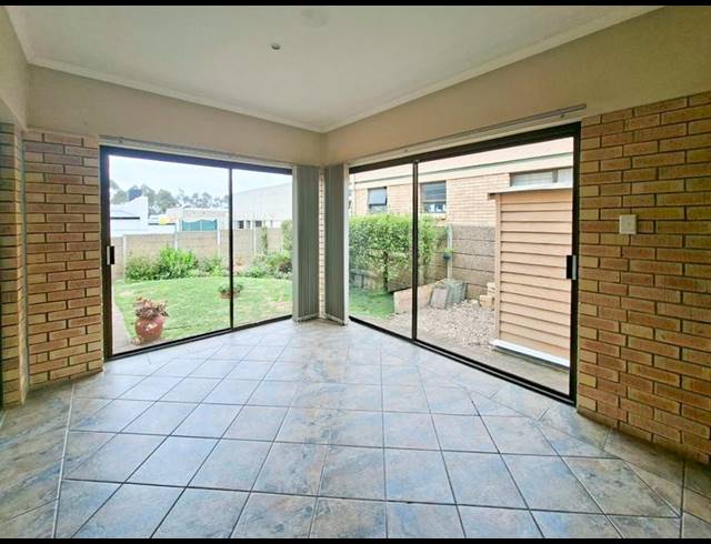 3 BEDROOM TOWNHOUSE FOR SALE IN HEATHER PARK